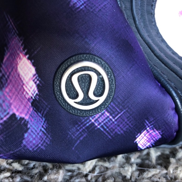 SOLD: LULULEMON DUFFEL BAG - Picture 2 of 10
